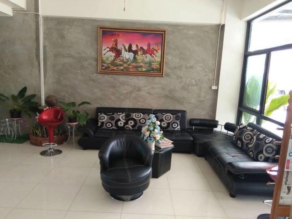 Pornsiri Hotel Sisaket ภายนอก รูปภาพ