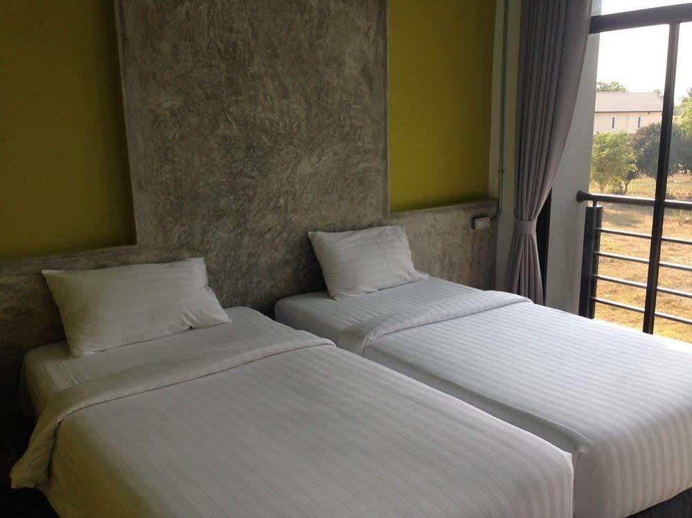 Pornsiri Hotel Sisaket ภายนอก รูปภาพ